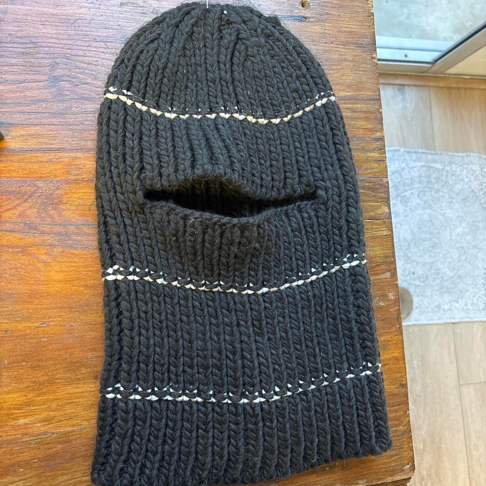 BRAND NEW Black Cunky Knit Ski Hat women's OS one size